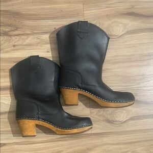 Sanita Anemone Wood Boot Clog